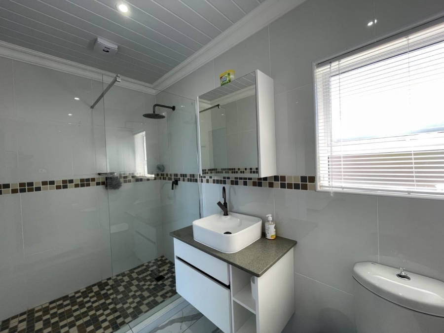5 Bedroom Property for Sale in Dana Bay Western Cape